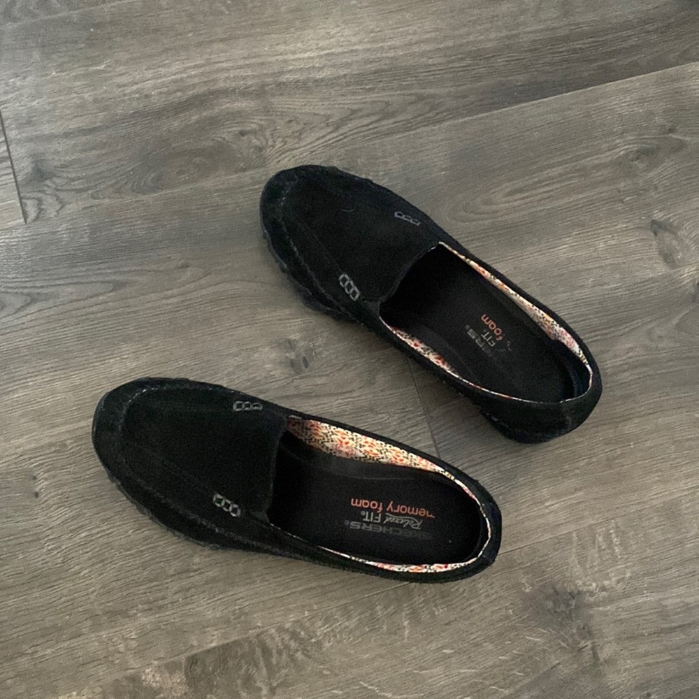💞SKECHERS BLACK SUEDE MEMORY FOAM LOAFERS